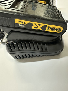 Akulööktrell DeWalt DCD778 + Akud 1.5 Ah 2Tk + Laadija (6 foto / 6)