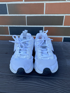 Кроссовки Nike р.36 (3 фото из 3)