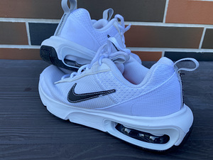 Кроссовки Nike р.36 (1 фото из 3)