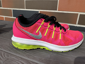 Nike р. 37,5 (1 фото из 3)