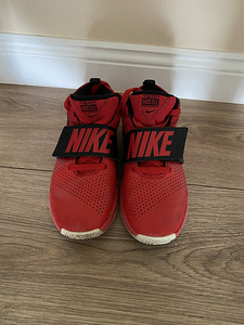 Nike р.37,5 (2 фото из 2)