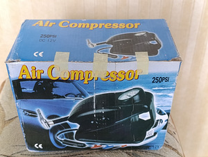 12V autokompressor (1 foto / 10)