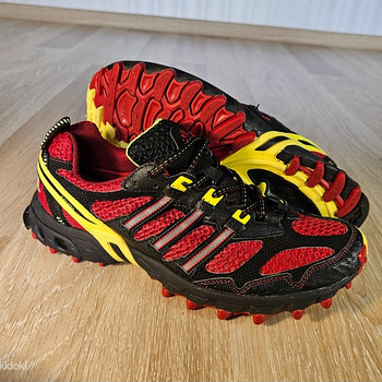 Meeste matkajalatsid Adidas