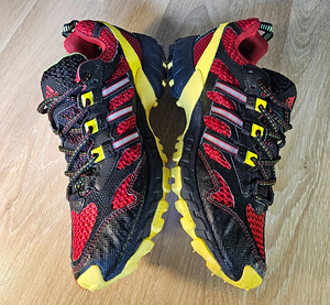 Meeste matkajalatsid Adidas (3 foto / 6)
