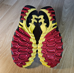 Meeste matkajalatsid Adidas (5 foto / 6)