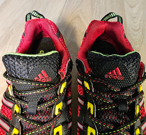 Meeste matkajalatsid Adidas (6 foto / 6)