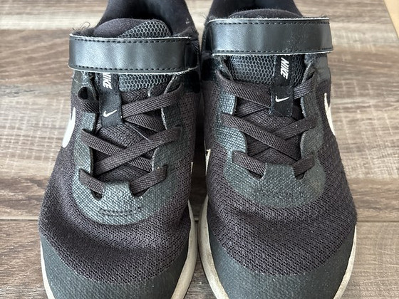 Nike 32
