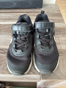 Nike 32 (1 фото из 4)