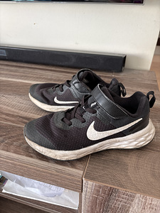 Nike 32 (4 фото из 4)