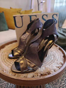 Guess kingad suurus 39 (1 foto / 4)