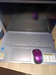 Müün Asus Vivobook sülearvuti (2 foto / 6)