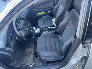 Audi A6 (3 фото из 3)
