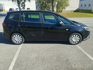 OPEL Zafira Tourer (8 фото из 13)