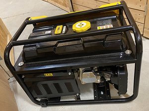 Генератор Stanley SG 2400, использован 10 часов и как новый (5 фото из 5)
