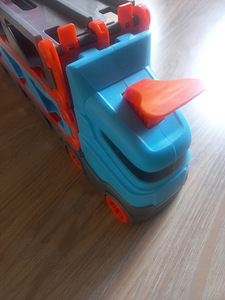 Hot Wheels трейлер (1 фото из 3)