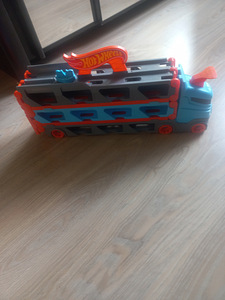 Hot Wheels трейлер (3 фото из 3)
