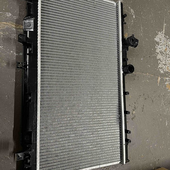 Subaru Legacy uus radiaator
