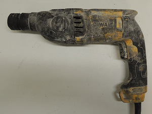 Перфоратор DeWalt D25133 (2 фото из 5)