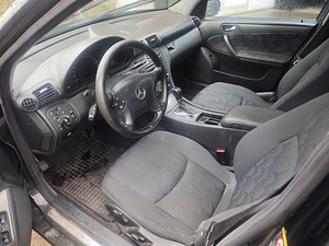 MERCEDES-BENZ C 220 CDI Varuosadeks (6 foto / 6)
