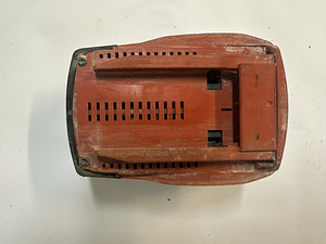 Aku Hilti 3.3Ah 21.6V (2 foto / 6)
