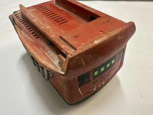 Aku Hilti 3.3Ah 21.6V (6 foto / 6)