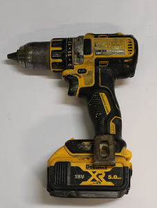 Аккумуляторная дрель DeWalt DCD790 + ak 5,0Aч (2 фото из 5)