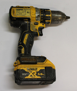 Аккумуляторная дрель DeWalt DCD790 + ak 5,0Aч (3 фото из 5)