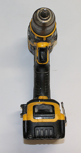 Аккумуляторная дрель DeWalt DCD790 + ak 5,0Aч (4 фото из 5)