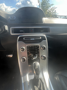 Volvo V70 2016 г. (6 фото из 9)