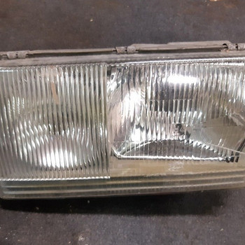 Фара Mерседес w123
