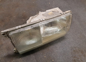 Mercedes w123 esituli (2 foto / 6)