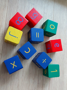Алфавитные блоки Alphabet blocks (2 фото из 3)