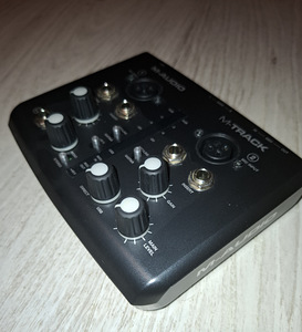 M-Audio M-Track Two-Channel USB Audio/MIDI Interface (2 foto / 4)
