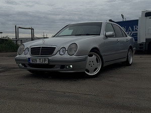 Mercedes-Benz E320 CDI (2 фото из 14)