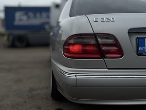 Mercedes-Benz E320 CDI (7 фото из 14)
