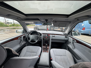 Mercedes-Benz E320 CDI (14 фото из 14)