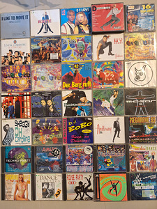 35 CD-д с техно и поп-музыкой 90-х, включая Roxette (1 фото из 1)