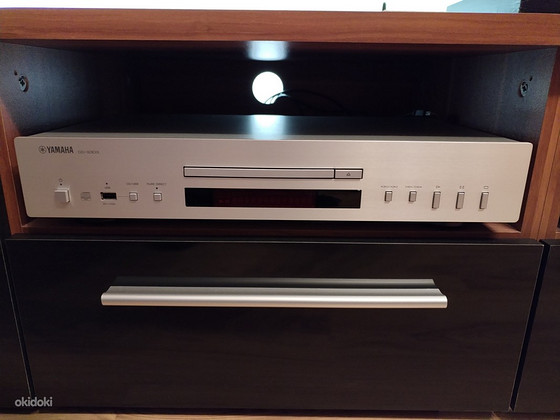 Yamaha CD-S303, hall