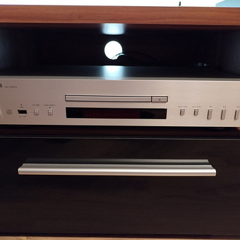 Yamaha CD-S303, серебристый