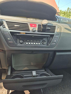 Citroen C4 Picasso (8 фото из 9)