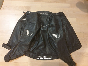 Nahktagi VANUCCI, suurus 54, sobib suurustele M-L (8 foto / 10)