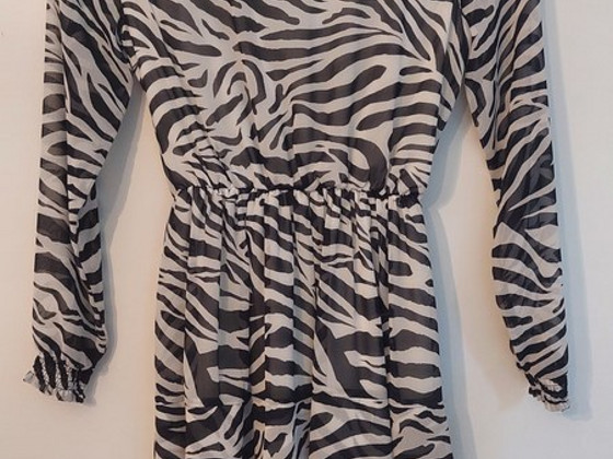 H&M kleit s152
