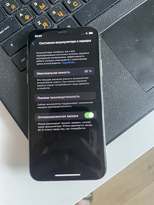 iPhone Xs айфон Xs (3 фото из 10)