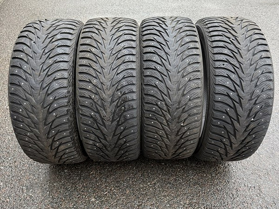 245/45R19 Yokohama
