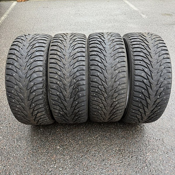 245/45R19 Yokohama
