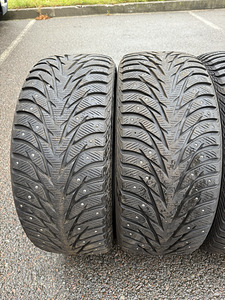 245/45R19 Yokohama (3 фото из 8)