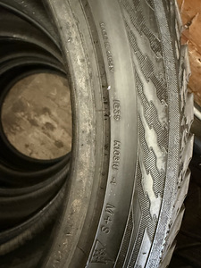 245/45R19 Yokohama (8 фото из 8)
