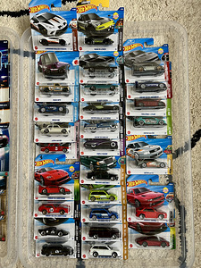 Коллекция Hot Wheels >200 машин (все основные модели) (9 фото из 10)