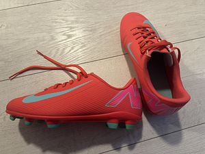 Nike jalgpallisaapad (2 foto / 3)