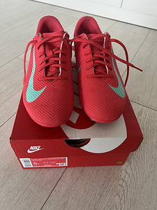 Nike jalgpallisaapad (1 foto / 3)